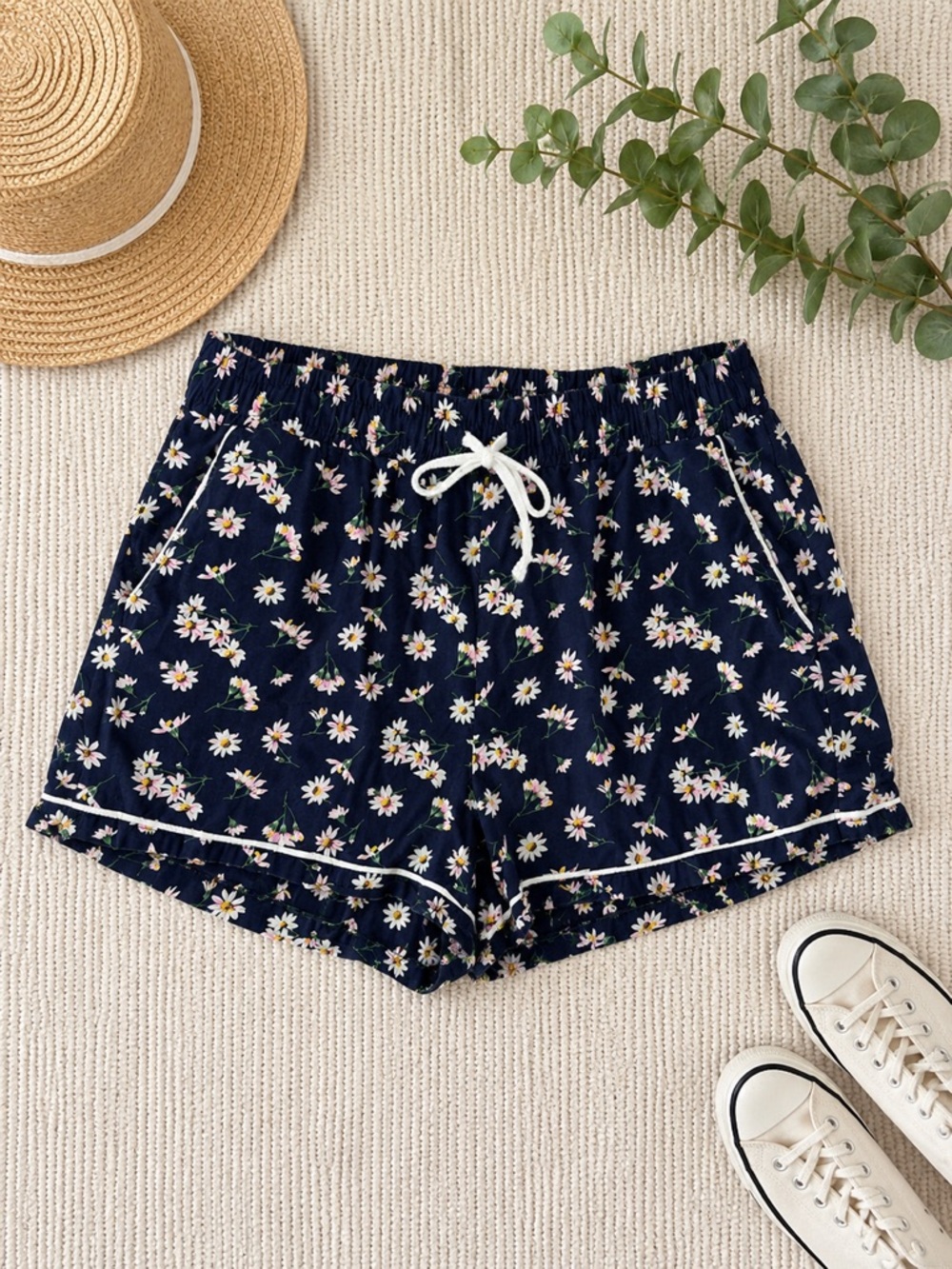 Vera Bradley Floral Lounge Sleep Shorts Women’s Medium Navy Daisy Print Cotton